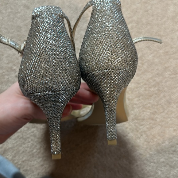 BANDOLINO
Madia Women's Open Toe Dress Sandals - Picture 5 of 6